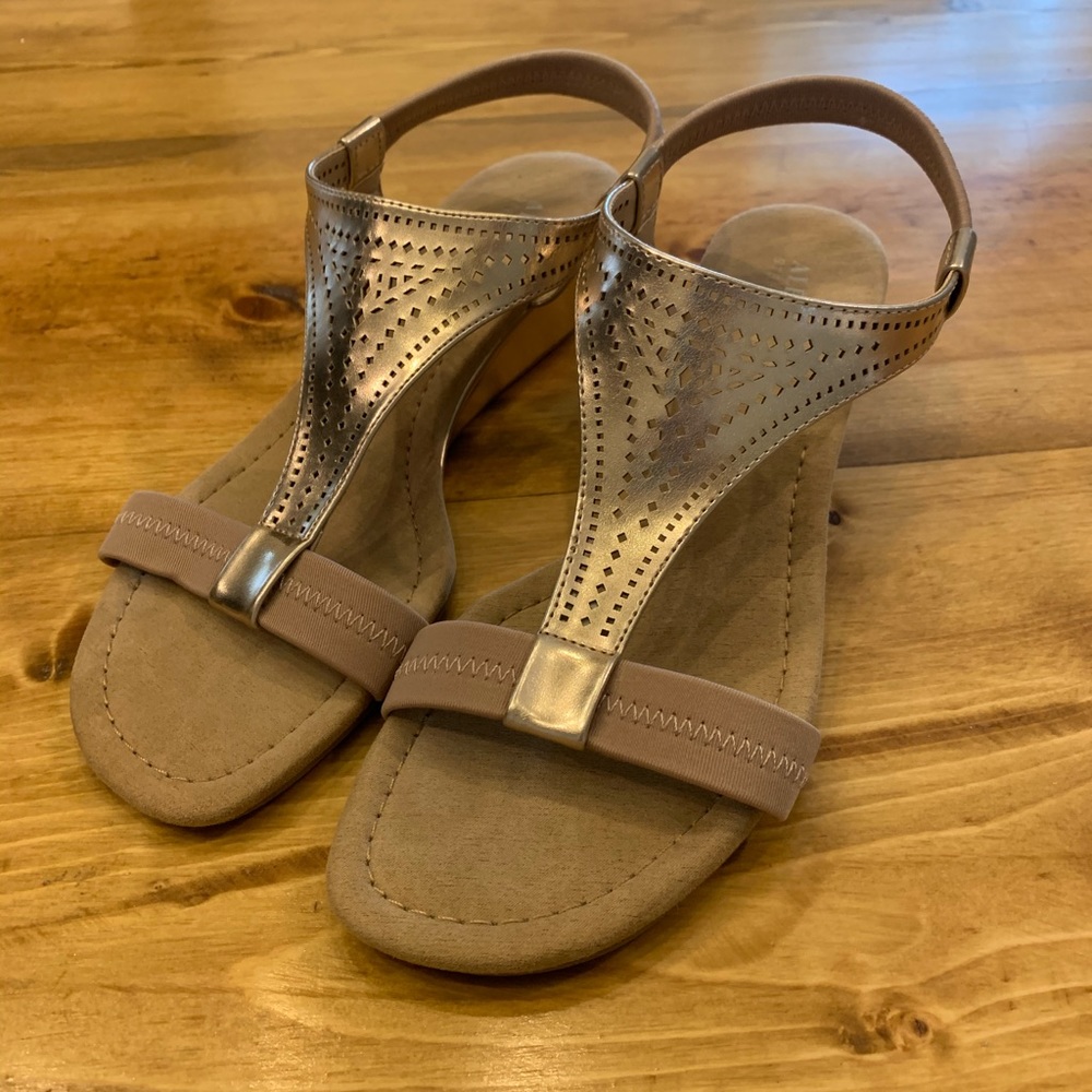 *NEW* rose gold Alfani 1.5 in. wedge sandal